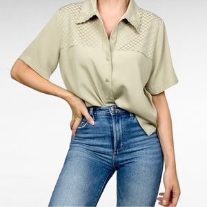 VINTAGE | Mardi Modes Tan Sage Green Embroidered Short Sleeve Button Down Shirt